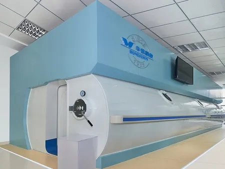 غرفة علاج بالأكسجين عالي الضغط متعددة المقاعد –أسطوانية شكل أوميغا (Ω)